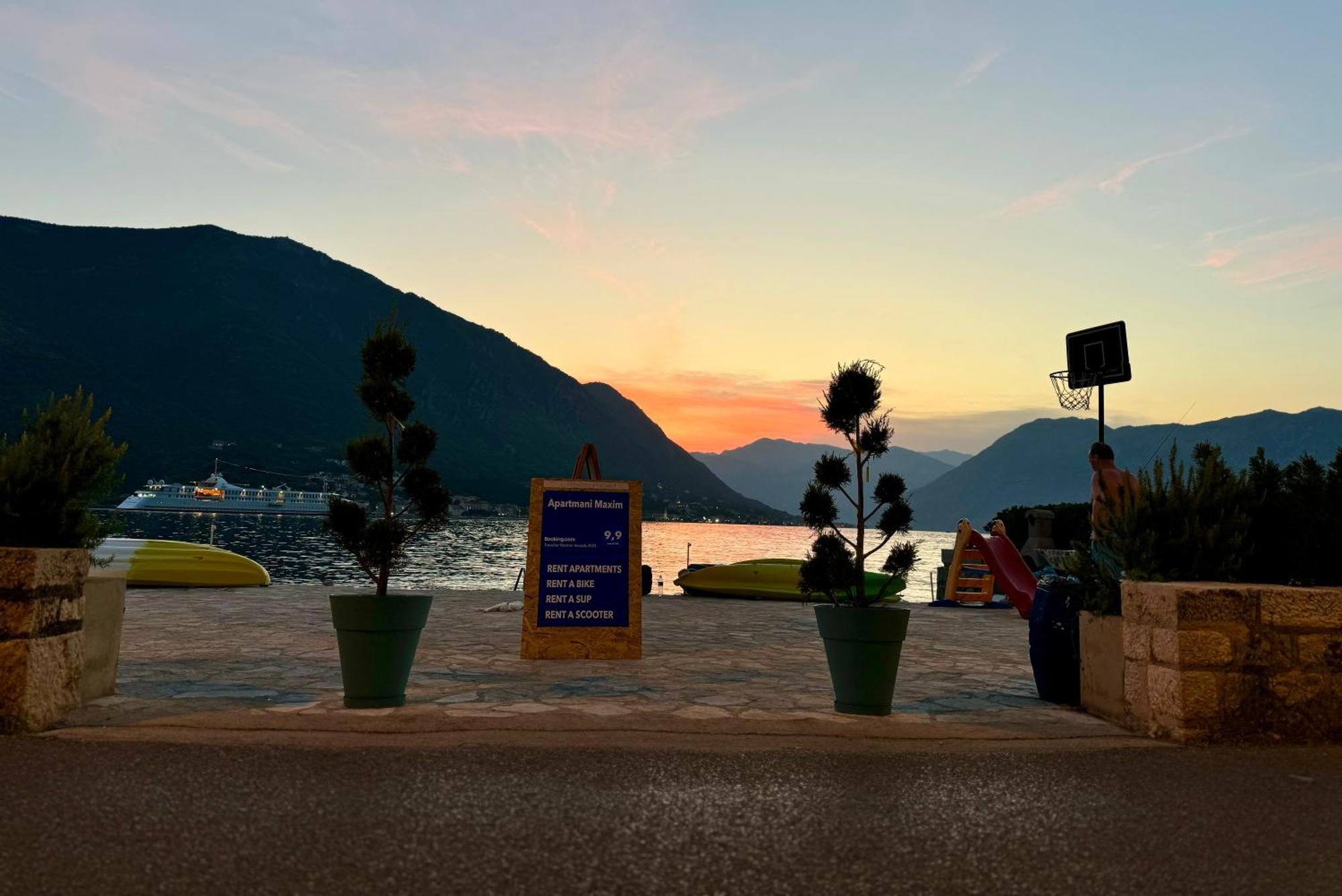 Aparthotel Maxim Cattaro Esterno foto