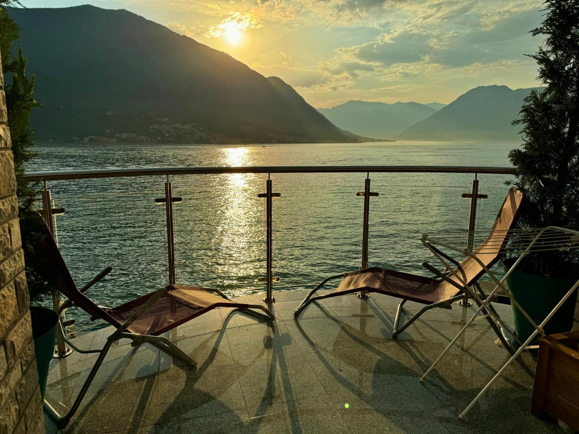 Aparthotel Maxim Cattaro Esterno foto