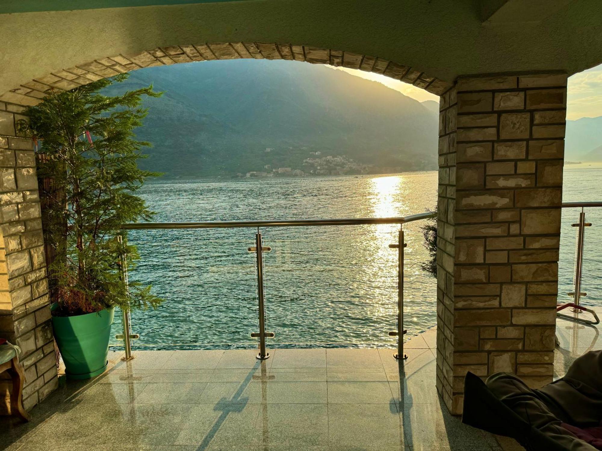 Aparthotel Maxim Cattaro Esterno foto
